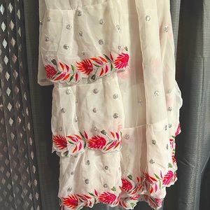 Brand new saree with Unstitch blouse piece